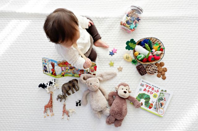 003 | Scheduling life with a Toddler: Healthy Balances Cover Image from unsplash