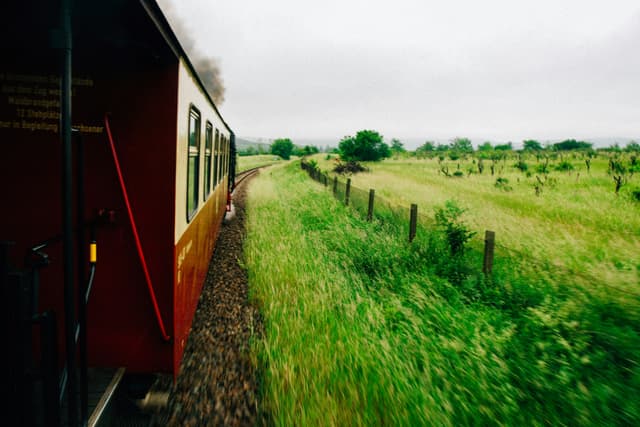 019 | Travel from the US to the EU with a Toddler + a Budget Hack Cover Image from unsplash